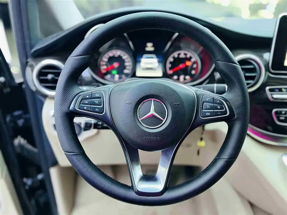 Mercedes-Benz V-class