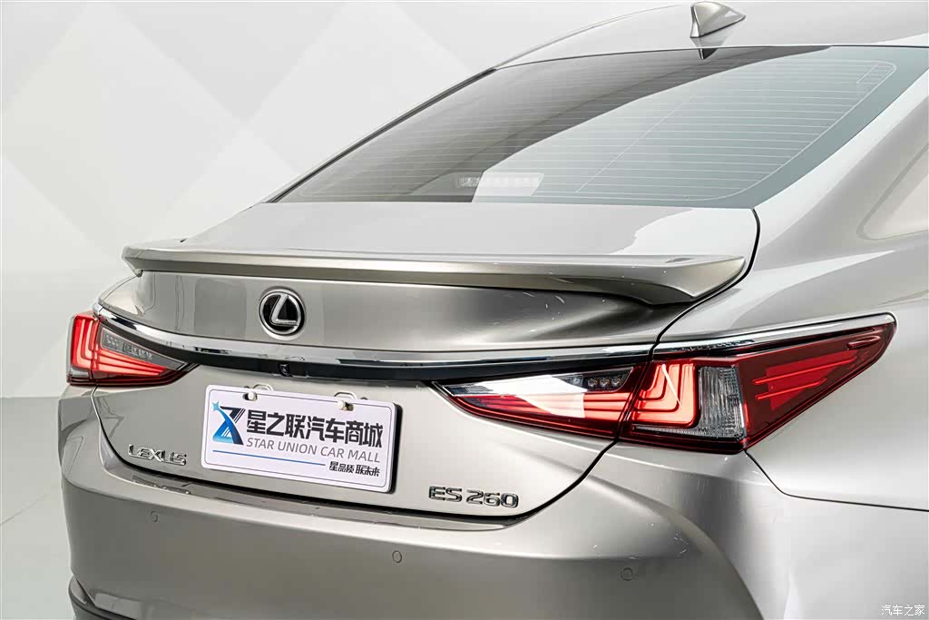 Lexus ES, 2024 8