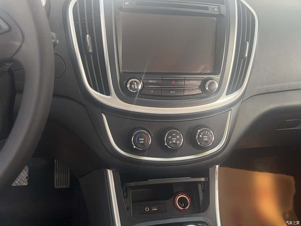 Wuling 560, 2016 все фото