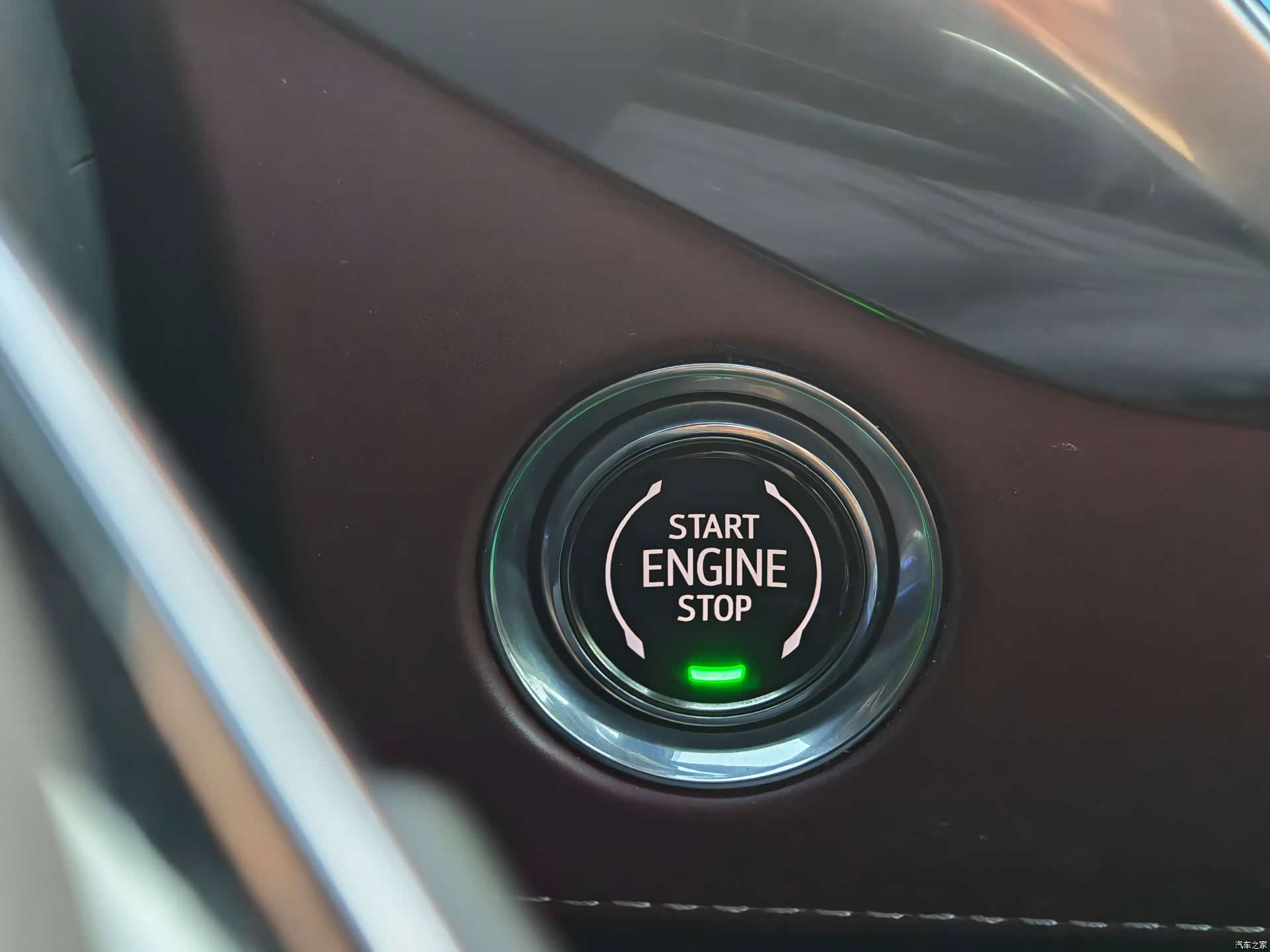 Cadillac XT5, 2025 32