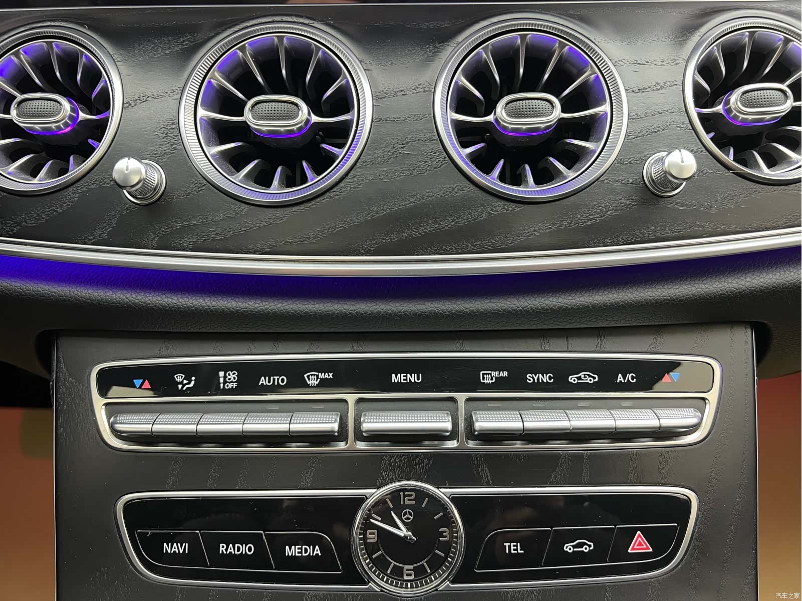 Mercedes-Benz E-Class, 2019 23