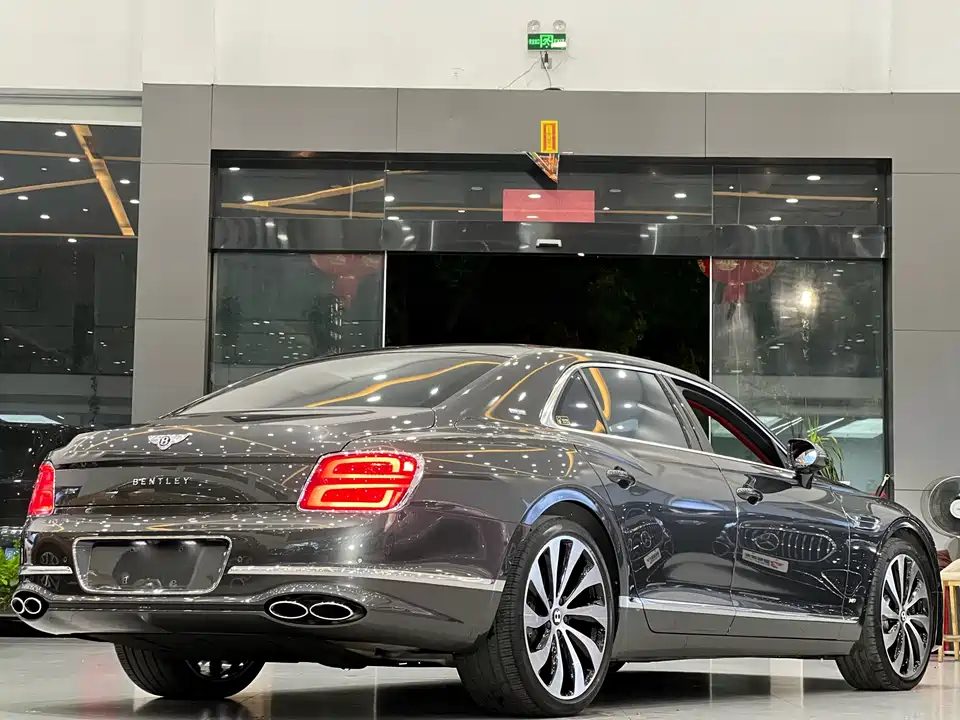 Bentley Flying
