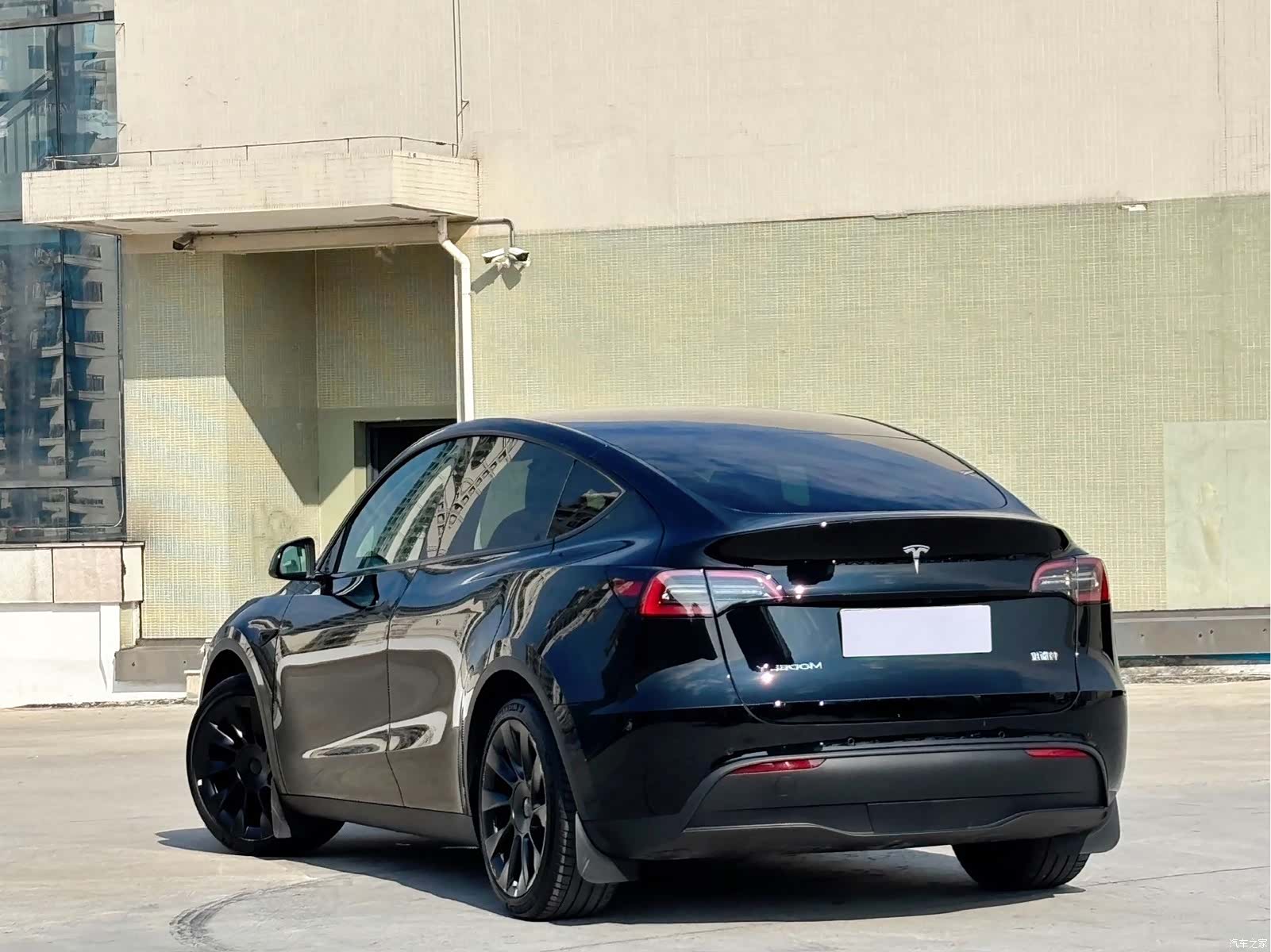 Tesla Model Y, 2023 12