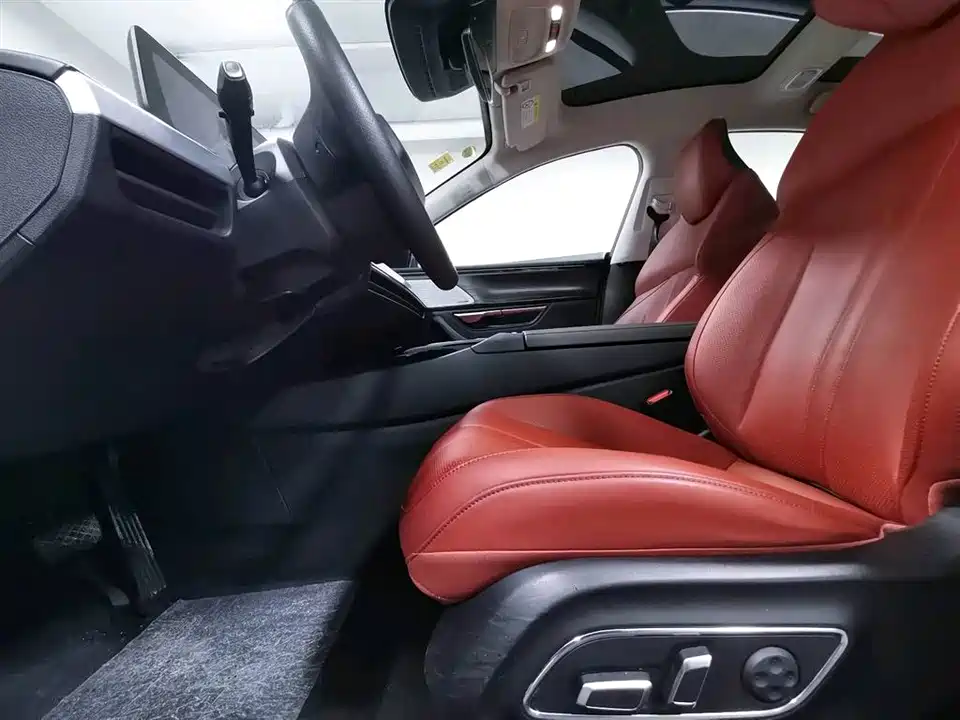 XPENG P7