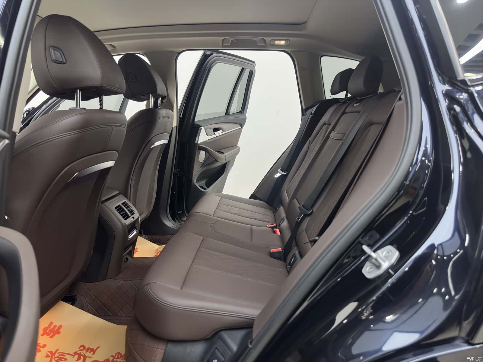 BMW X3, 2023 все фото