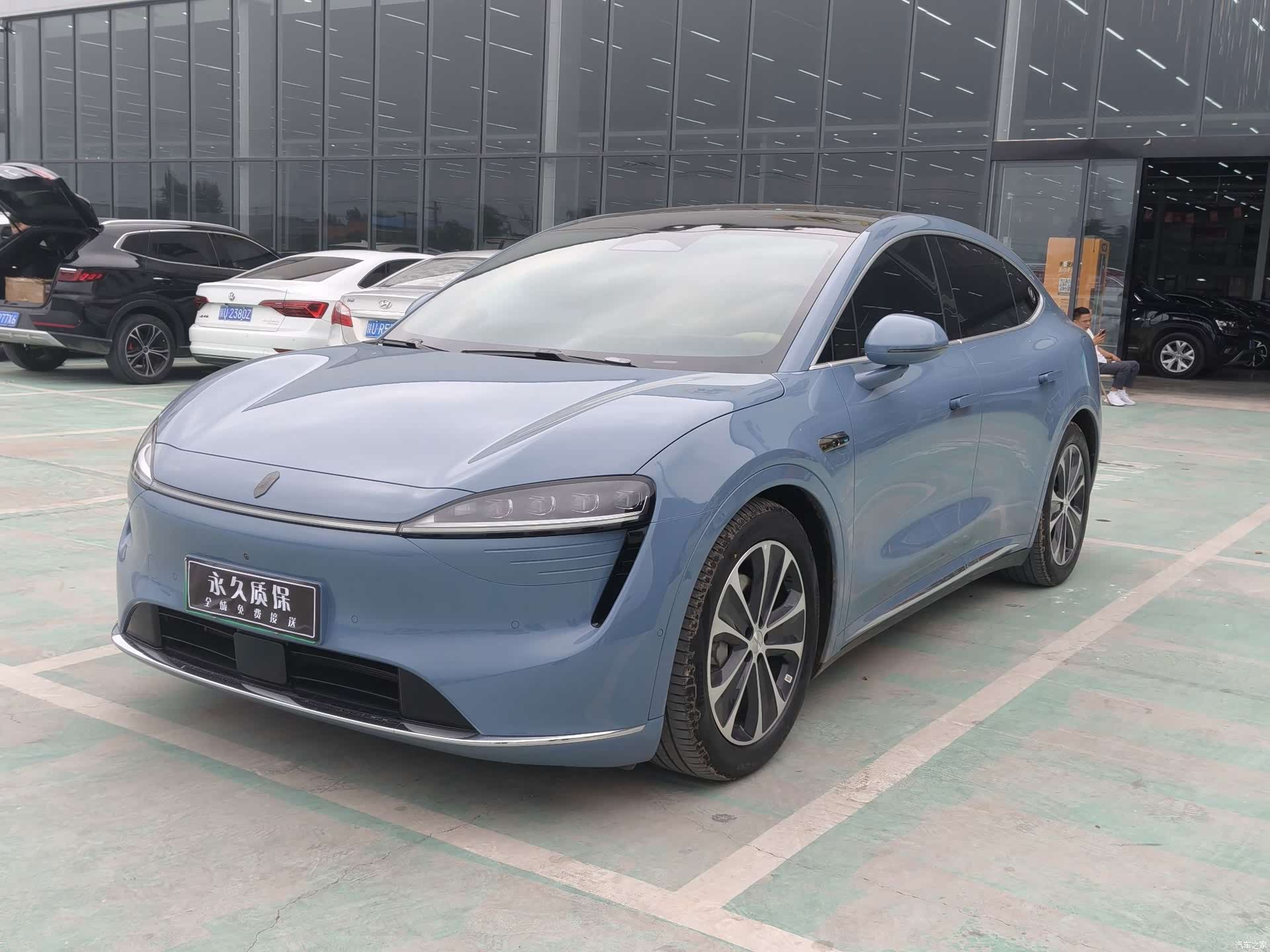 Luxeed R7, 2025 1