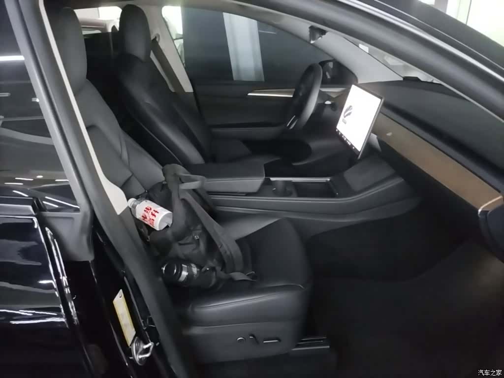 Tesla Model Y, 2021 25