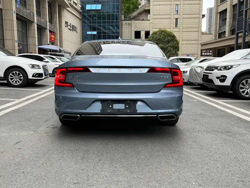 Volvo S90