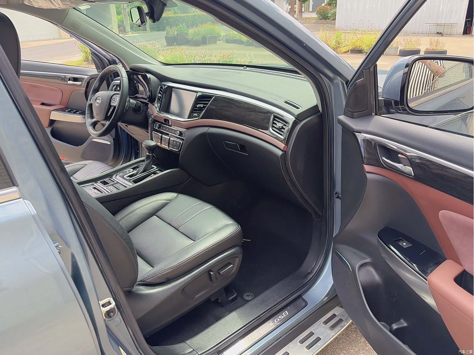 Trumpchi GS8, 2017 13