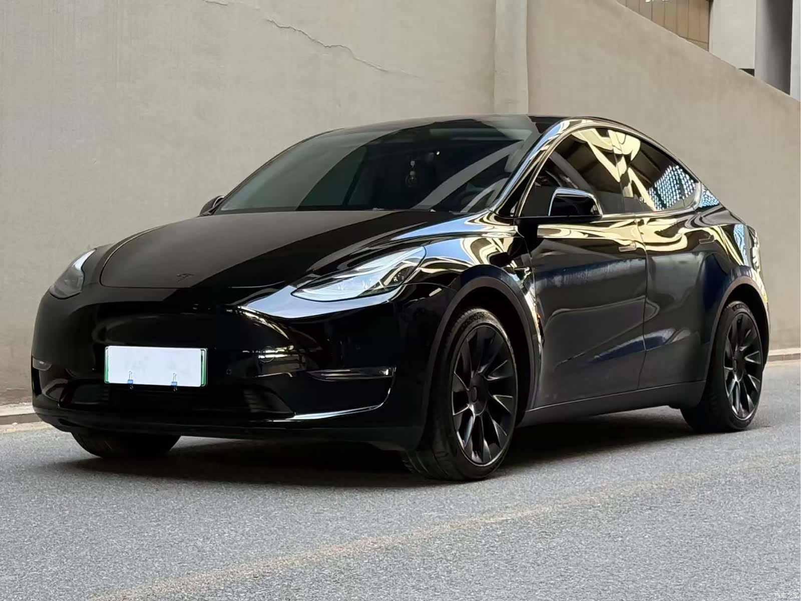 Tesla Model Y, 2021 1