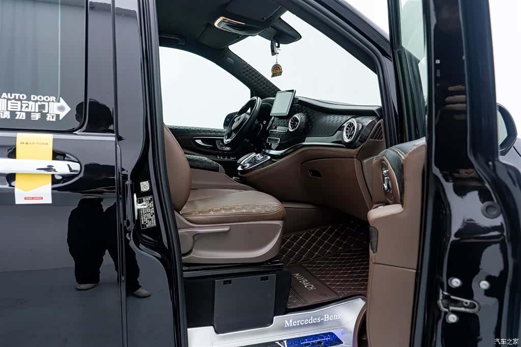 Mercedes-Benz VI, 2019 15