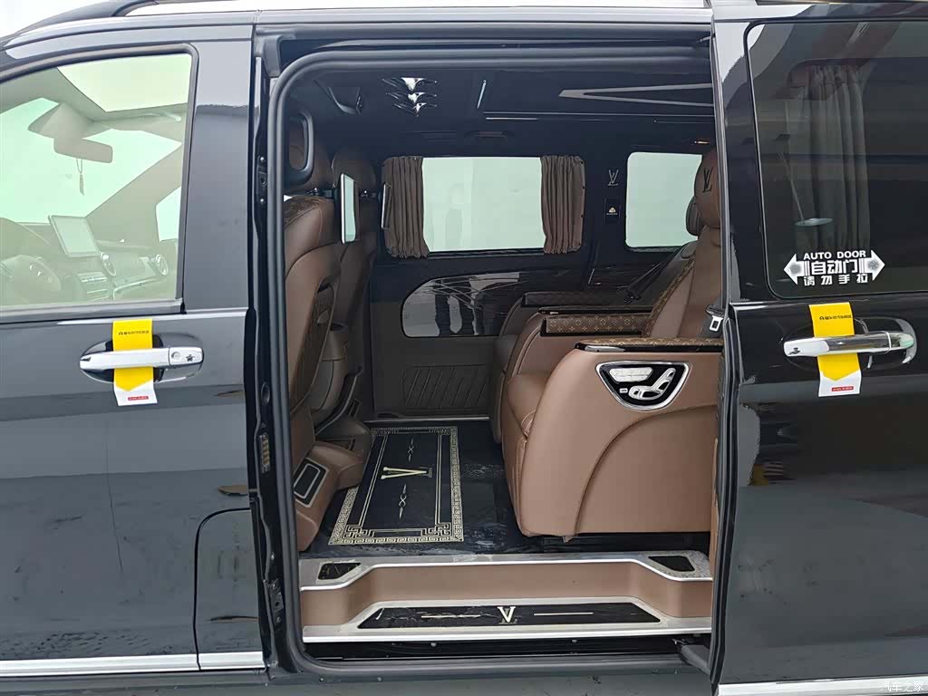Mercedes-Benz VI, 2019 16