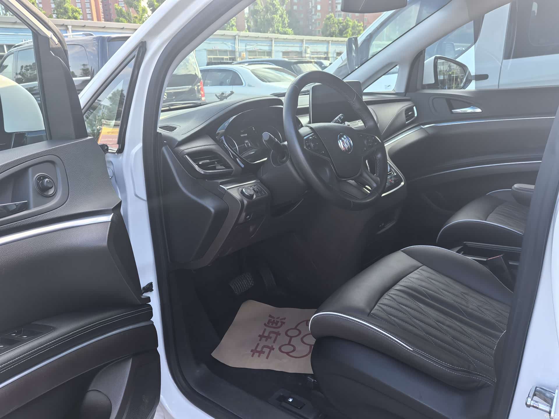 Buick GL8, 2022 13