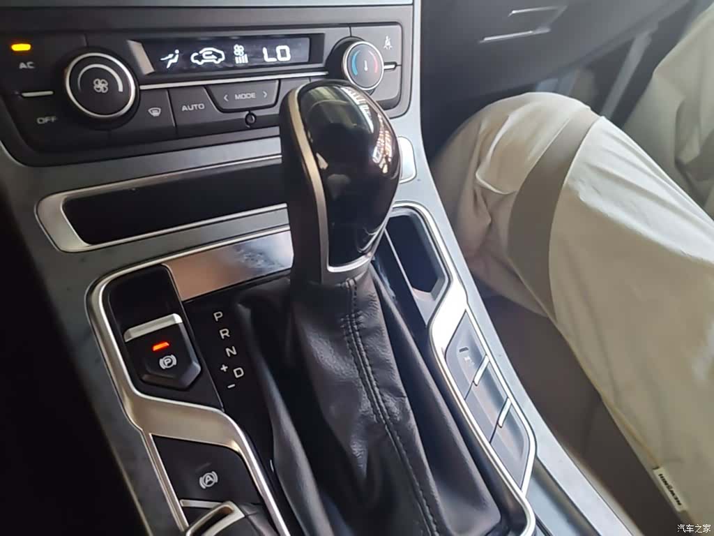 Geely Emgrand, 2018 14