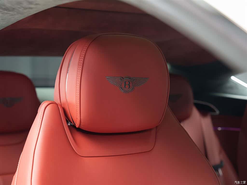 Bentley Continental GT, 2024 13