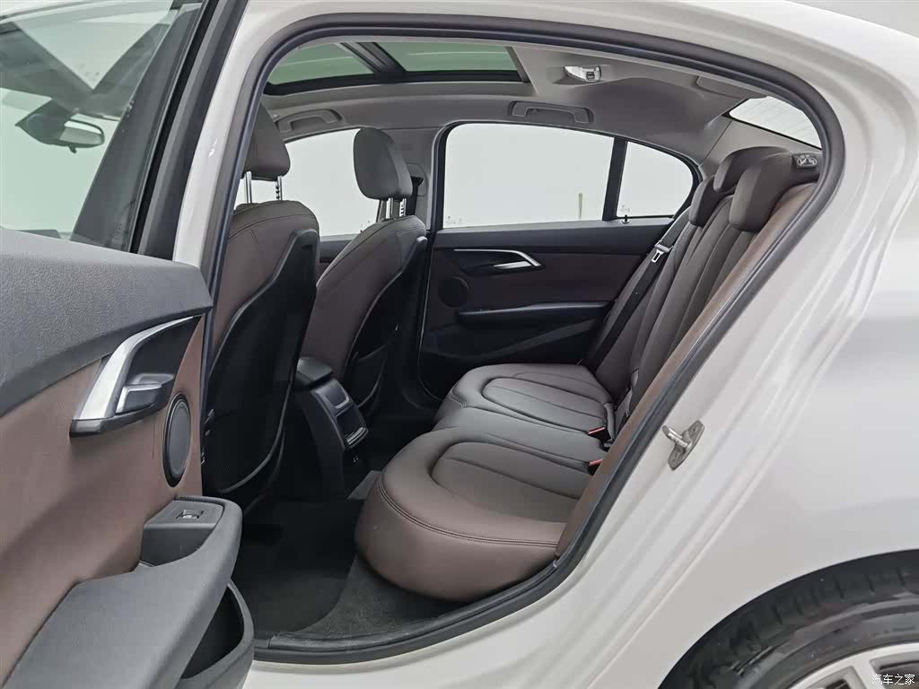 BMW 1 Series, 2019 15