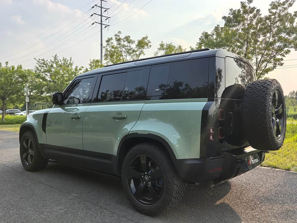 Land Rover guard