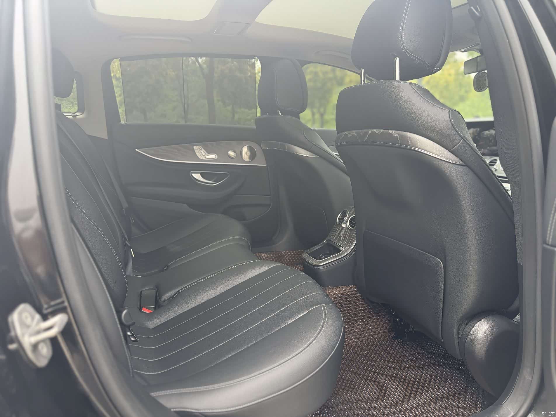 Mercedes-Benz E-Class, 2021 4