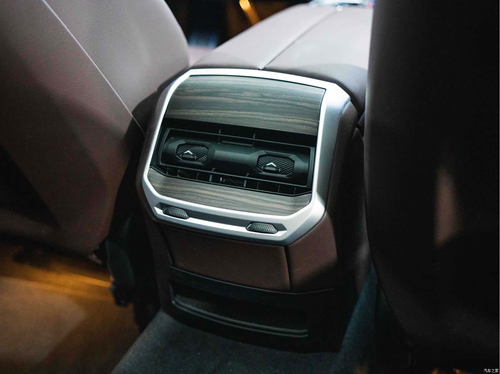 BMW i7, 2024 31
