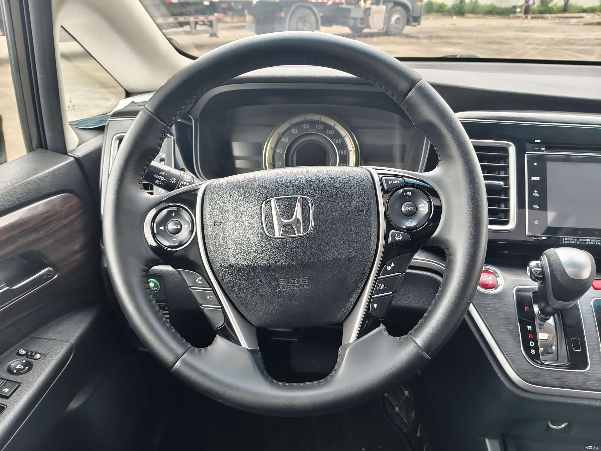 Honda Elysion, 2016 13