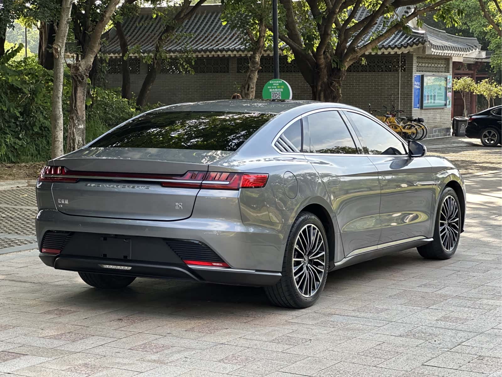 BYD Han, 2022 4