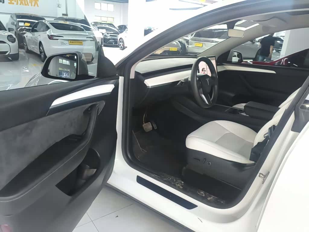 Tesla Model Y, 2021 14