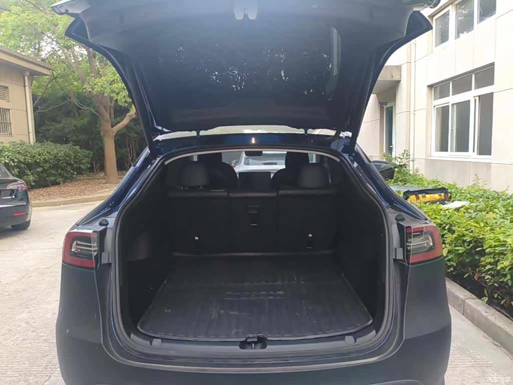 Tesla Model Y, 2021 19