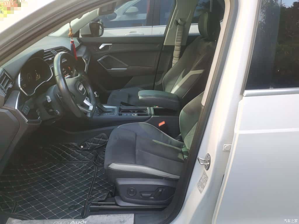 Audi Q3, 2022 11