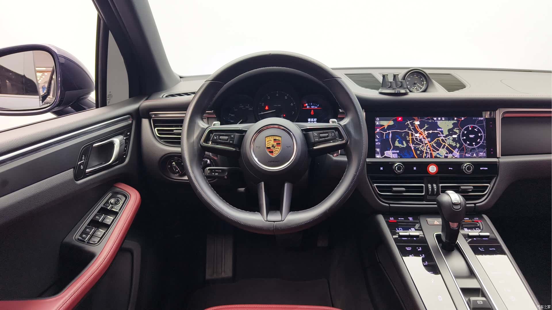 Porsche Macan, 2023 11