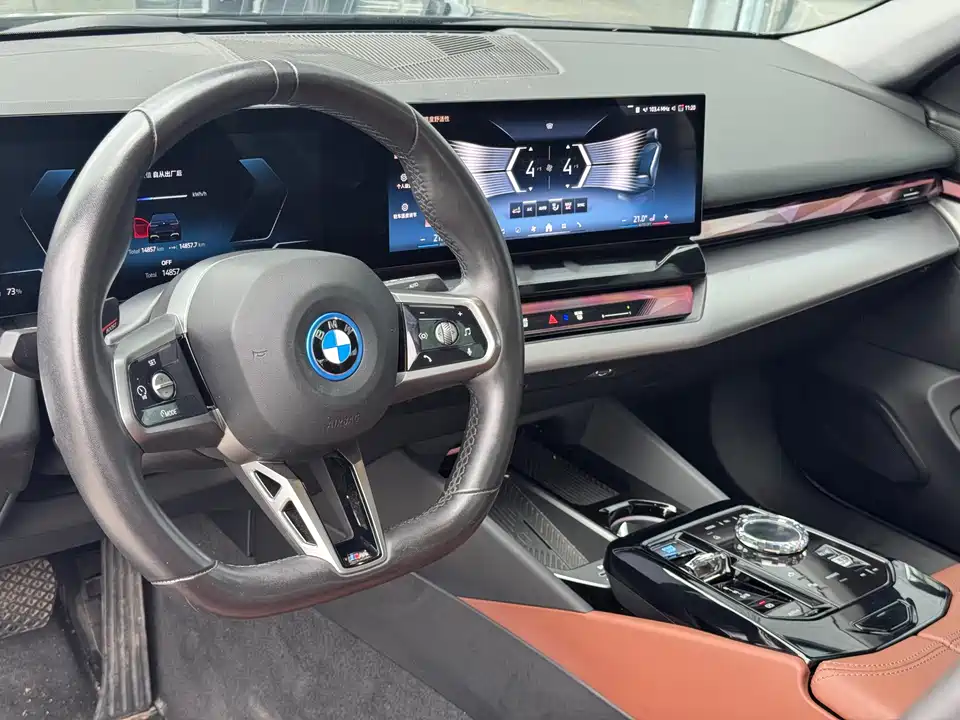BMW i5