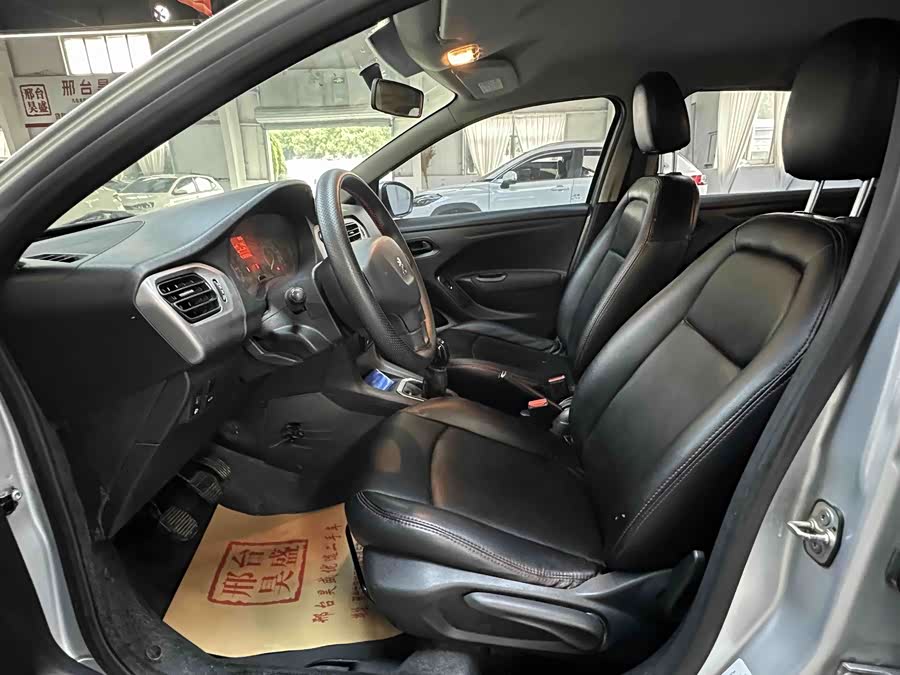 Peugeot 301 2015, фото 11