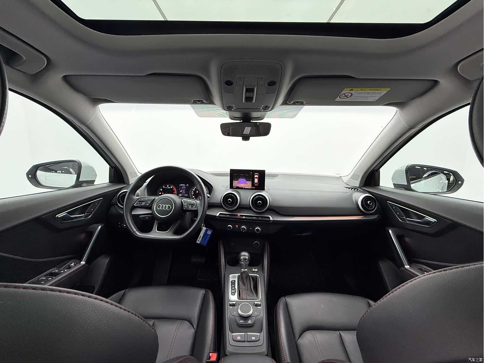 Audi Q2L, 2023 9