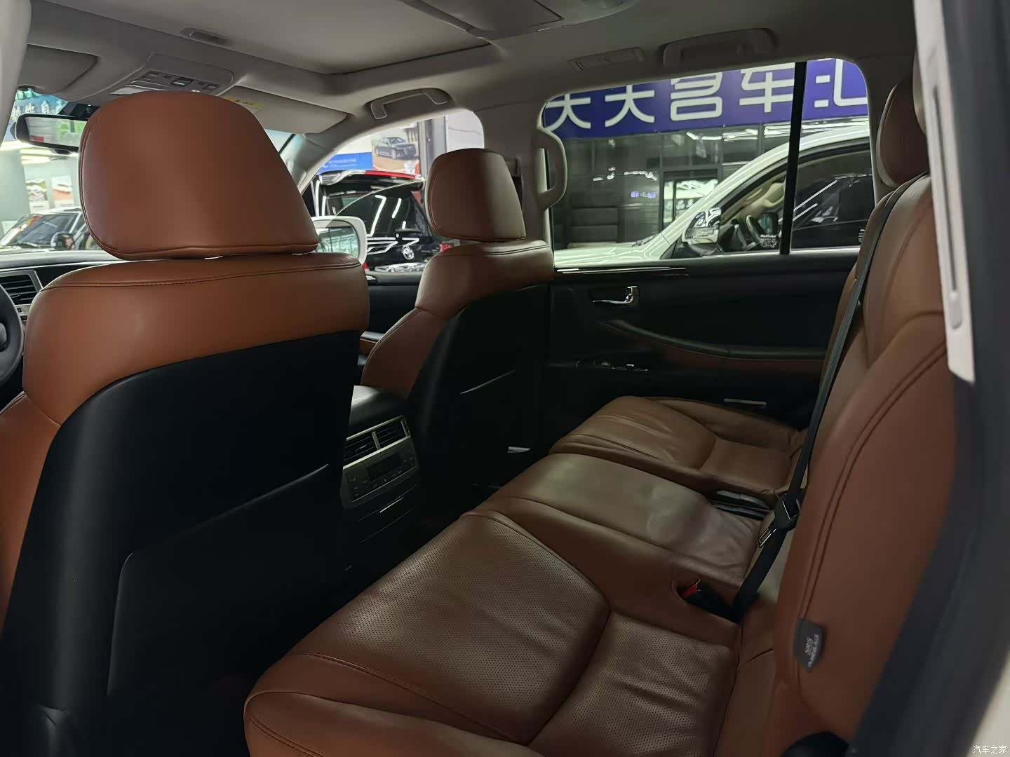 Lexus LX, 2012 6