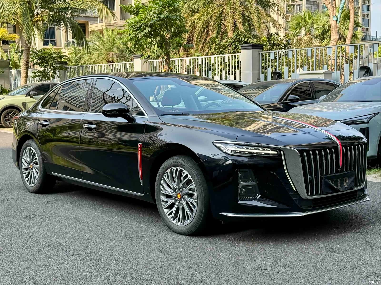 Hongqi H5, 2022 12