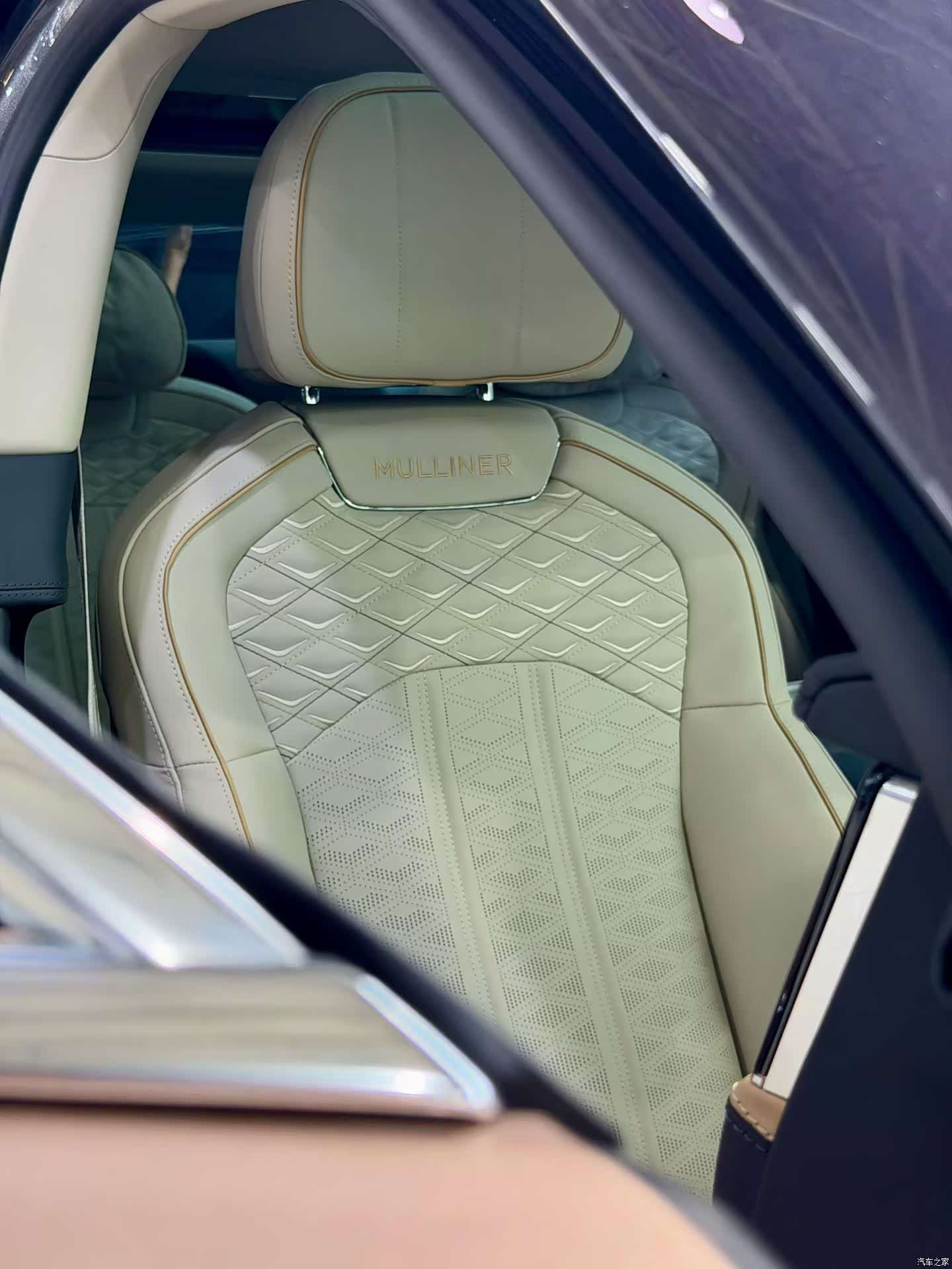 Bentley Flying Spur, 2025 6