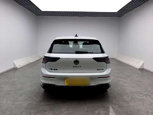 Volkswagen Golf 2025, фото 5