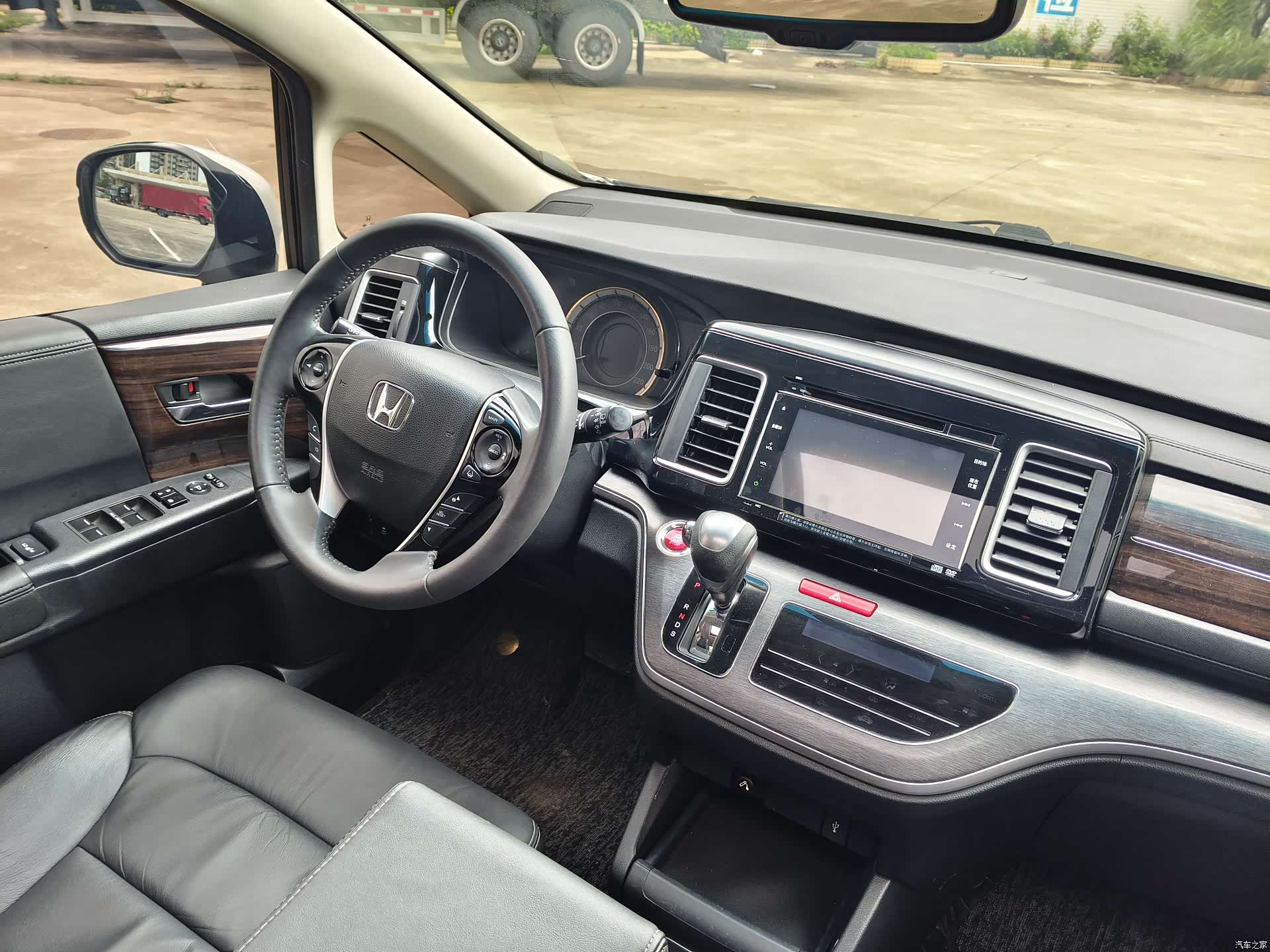 Honda Elysion, 2017 15