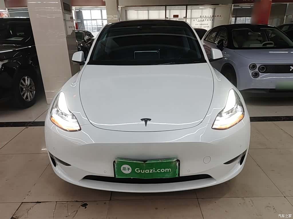 Tesla Model Y, 2022 3