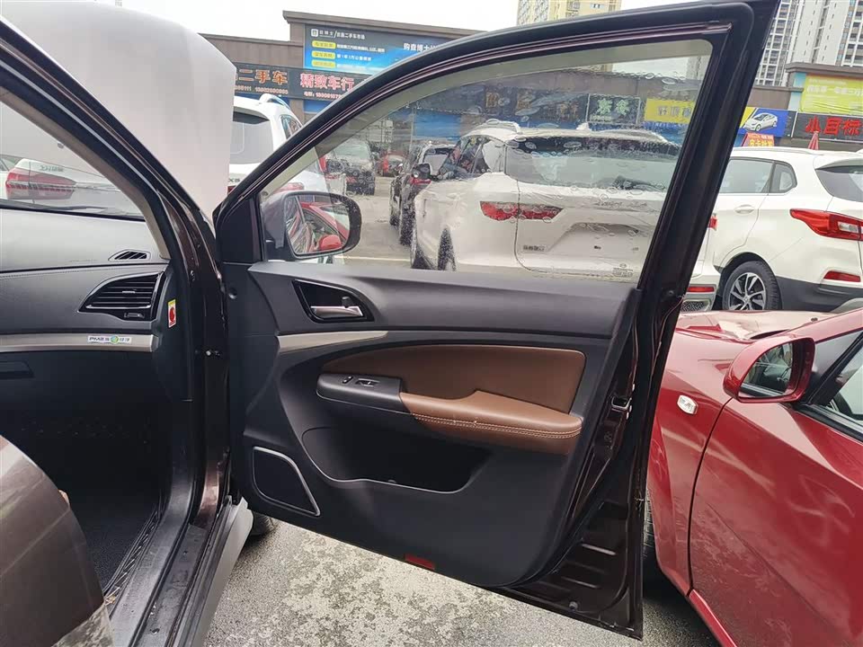 BYD S7