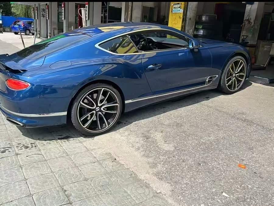 Bentley Continental 2020, фото 3