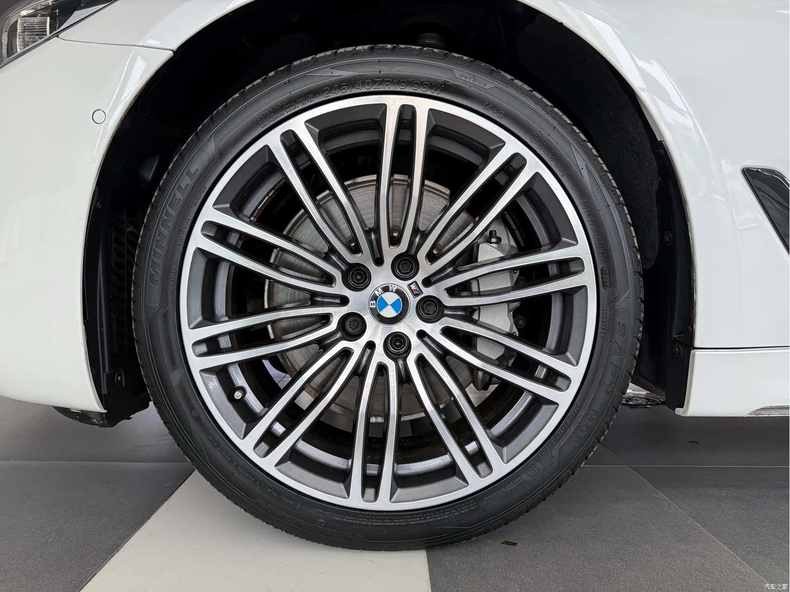 BMW 5 Series, 2018 17