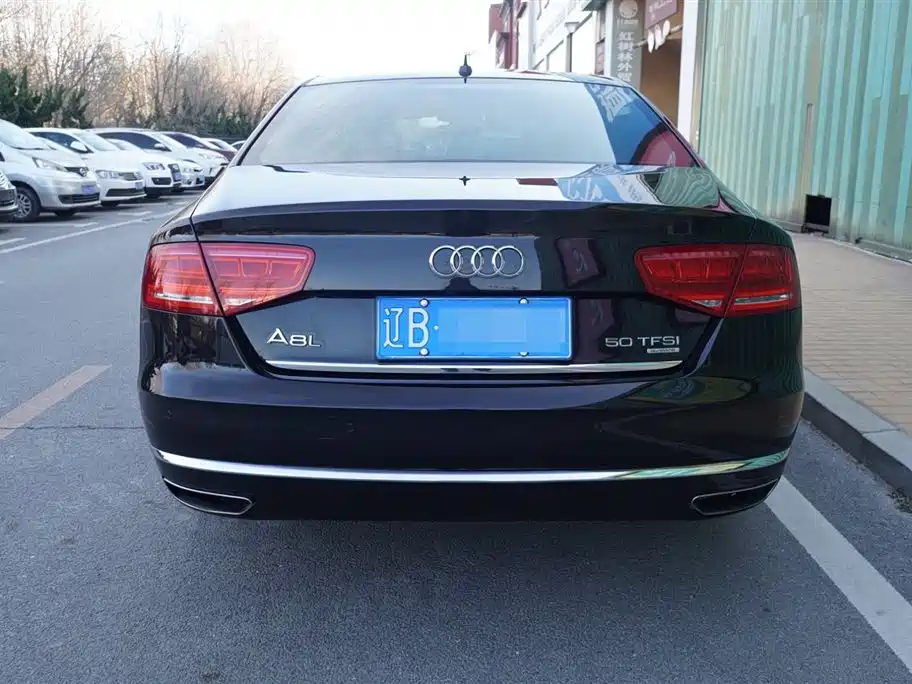 Audi A8