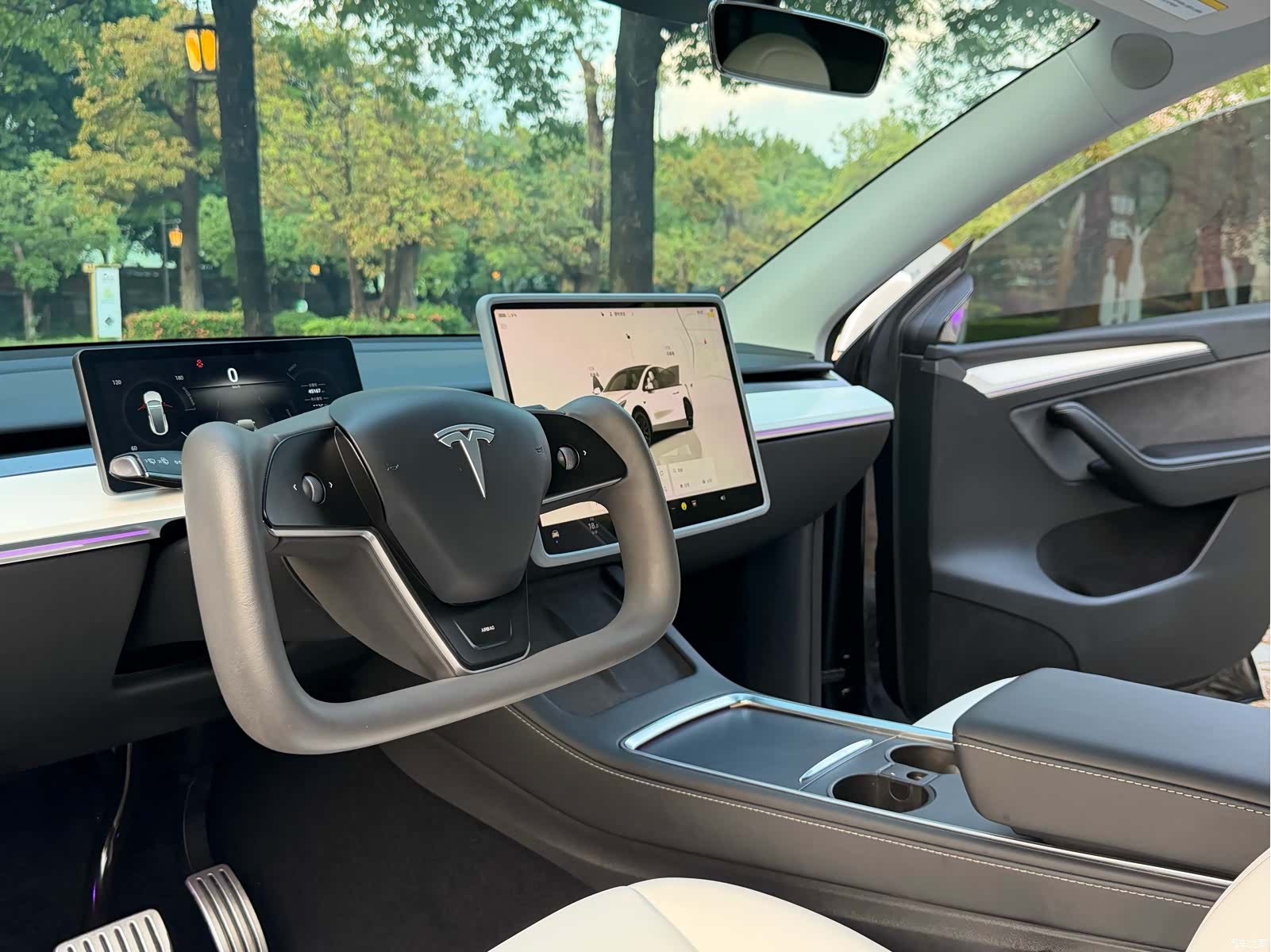 Tesla Model Y, 2023 18