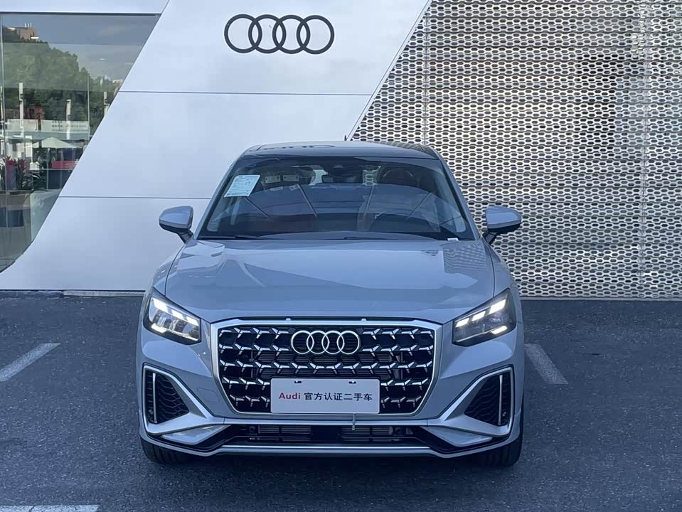 Audi Q2L