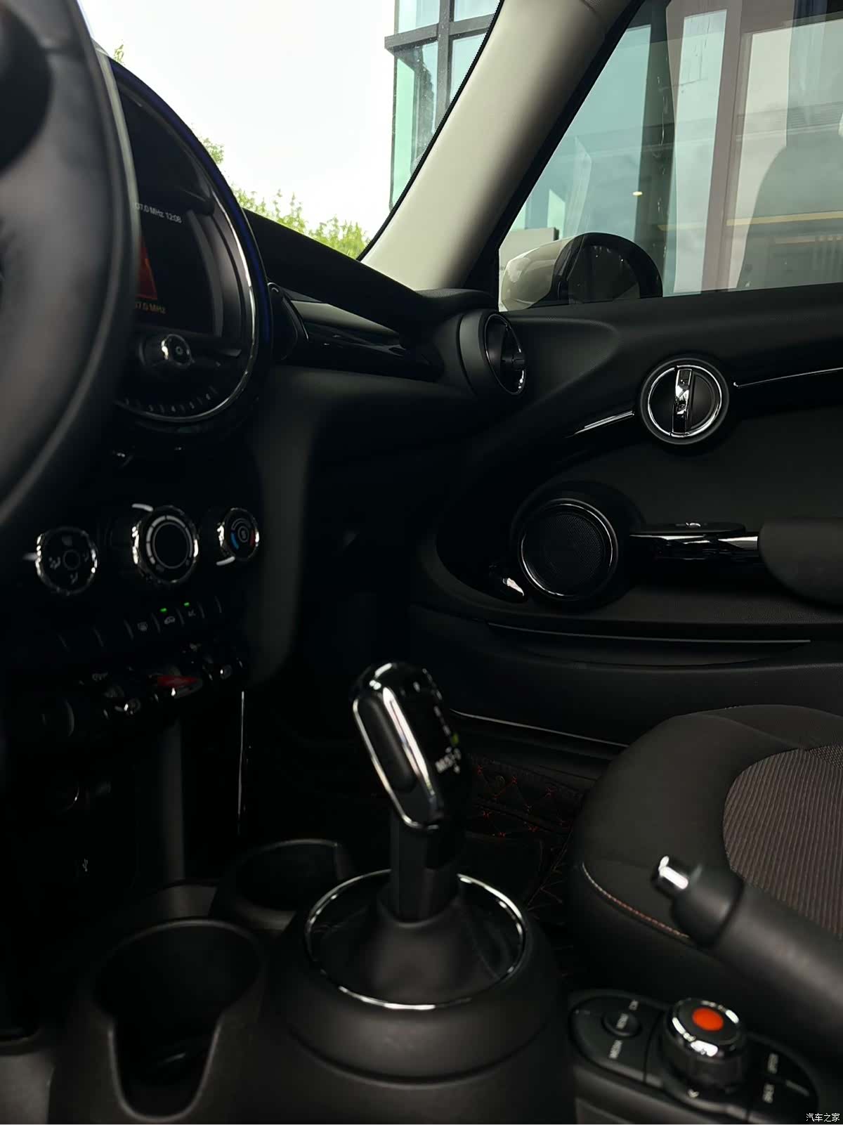 Mini ONE, 2020 12