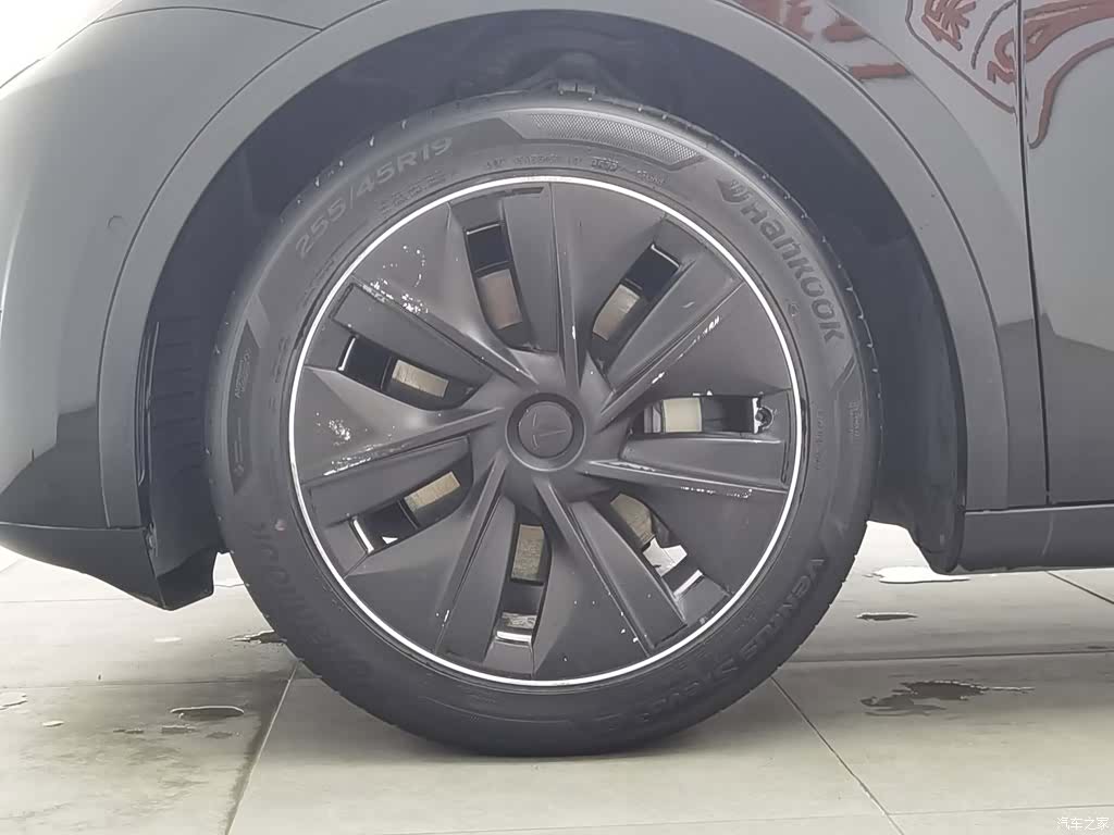 Tesla Model Y, 2022 17