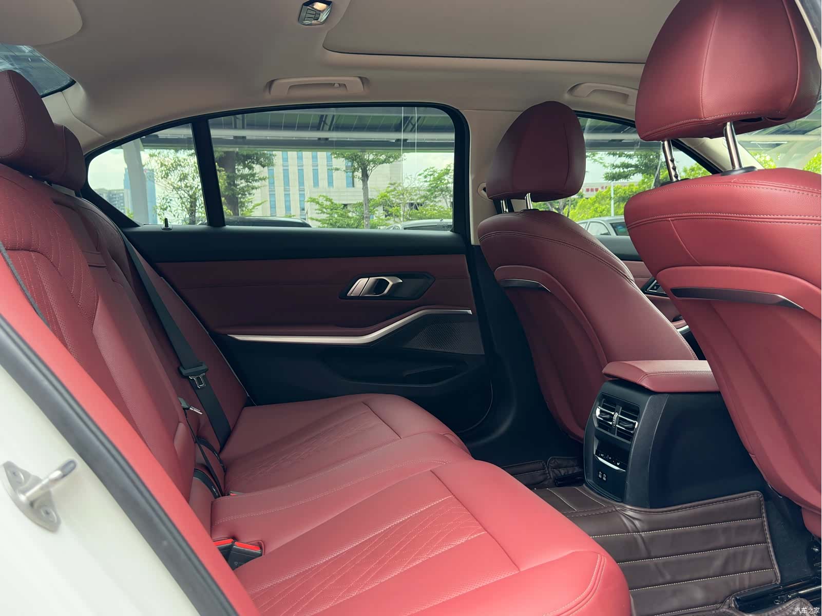 BMW 3 Series, 2023 12