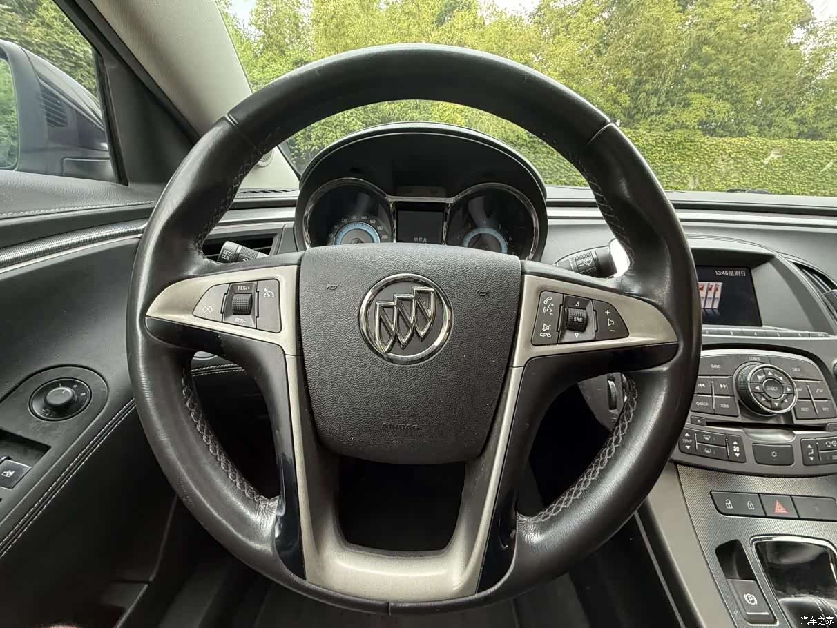 Buick LaCrosse, 2011 13
