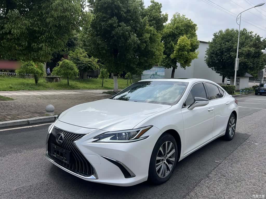 Lexus ES, 2019 1