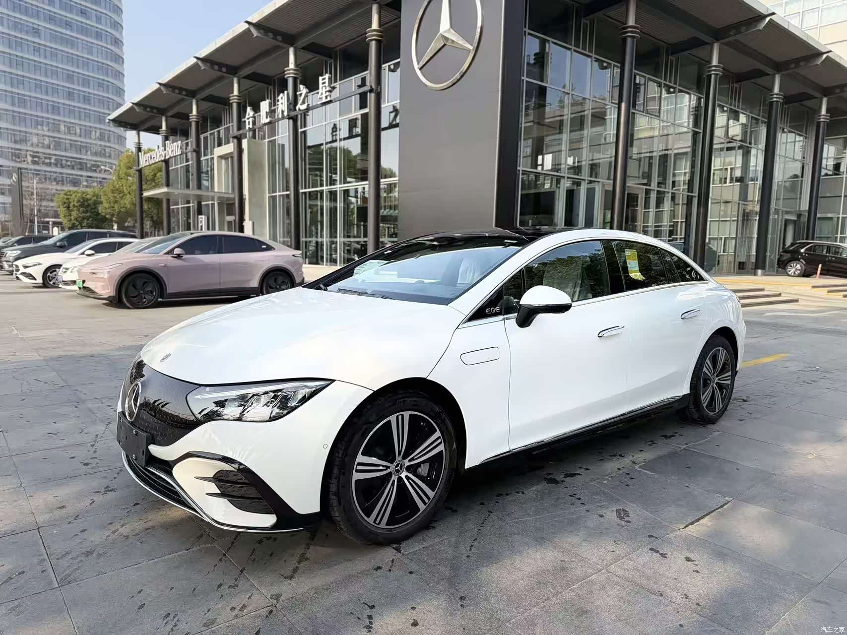 Mercedes-Benz EQE, 2025 1